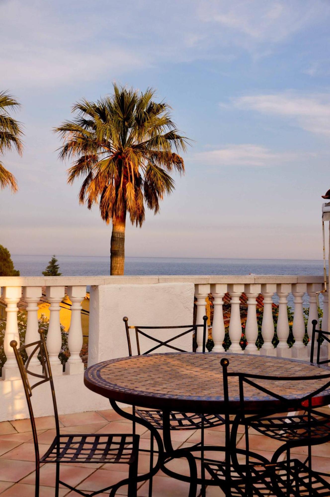Hotel L'Escale Au Soleil Saint Aygulf Exteriör bild