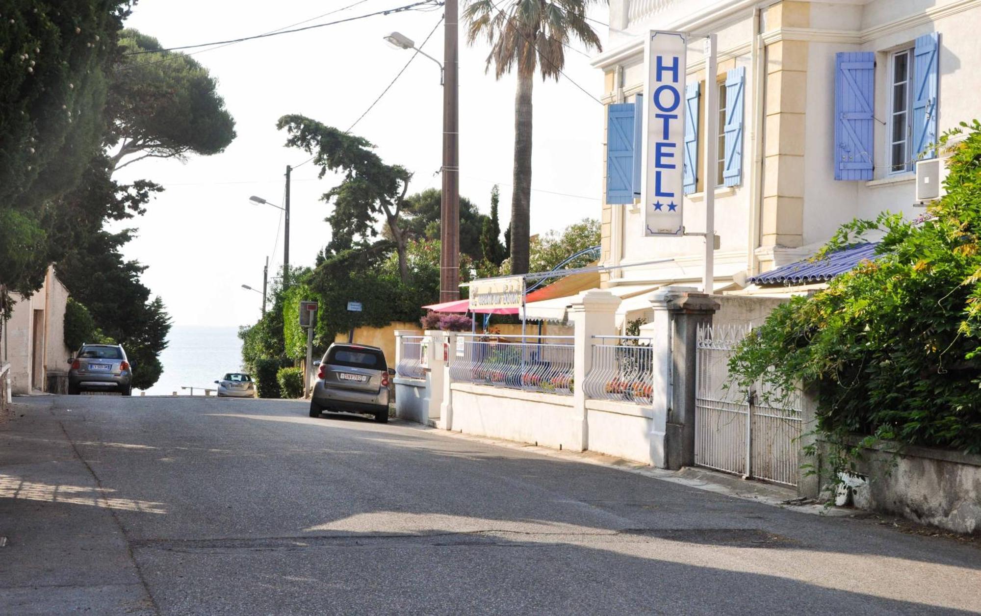 Hotel L'Escale Au Soleil Saint Aygulf Exteriör bild