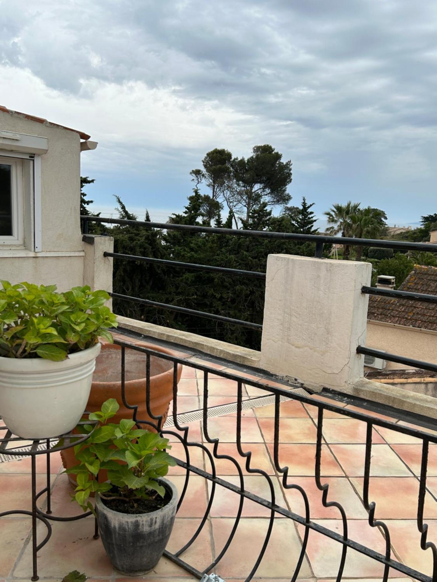 Hotel L'Escale Au Soleil Saint Aygulf Exteriör bild