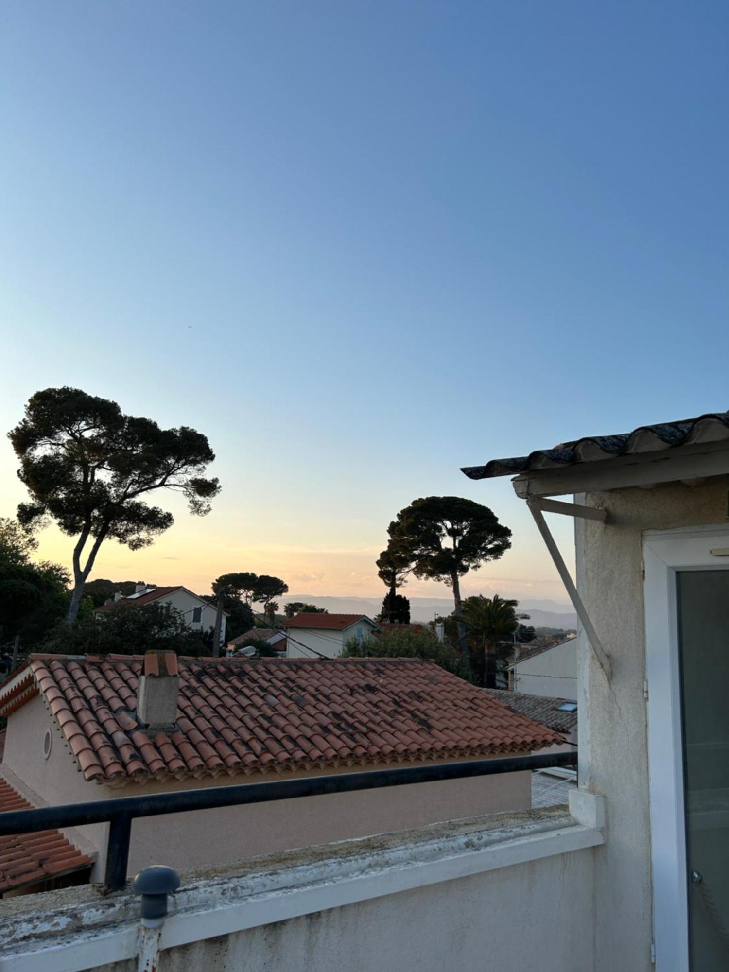 Hotel L'Escale Au Soleil Saint Aygulf Exteriör bild
